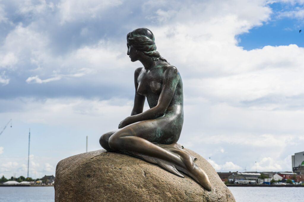 Statue Of The Little Mermaid, Copenhagen, Denmark, Scandinavia, Europe 678394429 Min